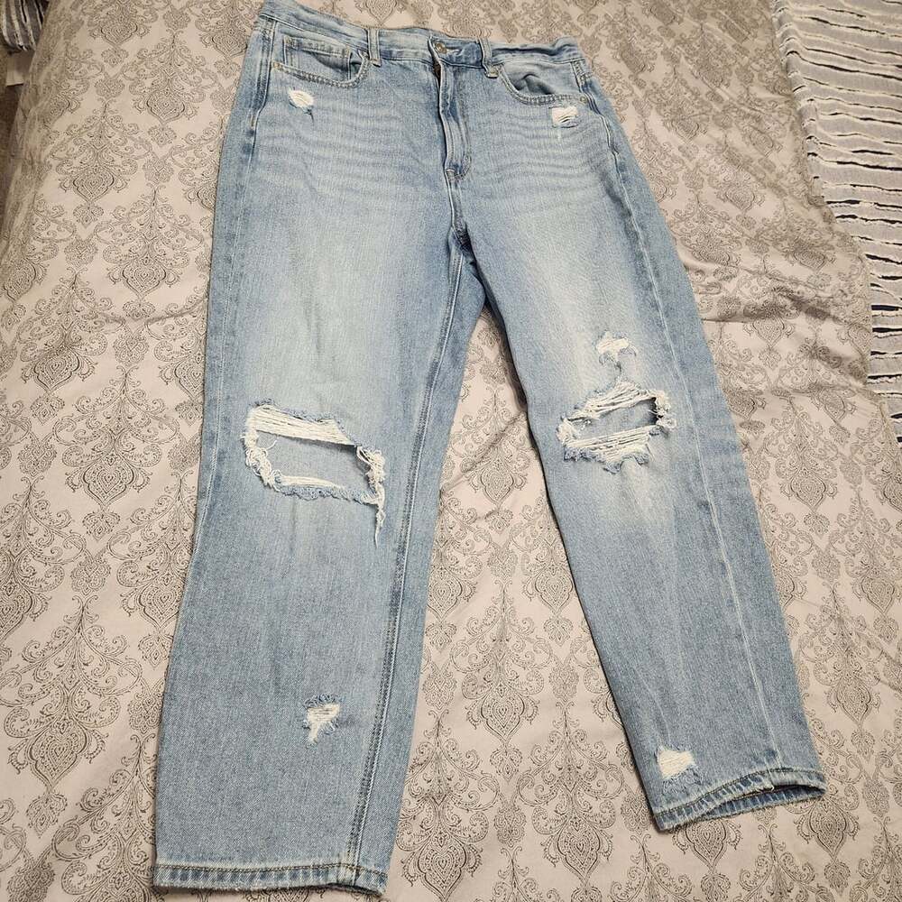 American Eagle Distressed Jeans Size 10